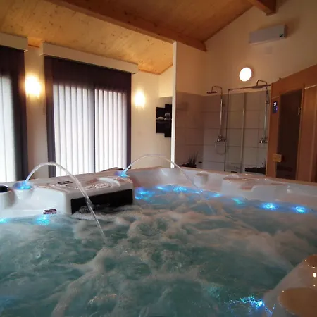 別荘 Domaene Mit Jacuzzi By Interhome Gavaudun