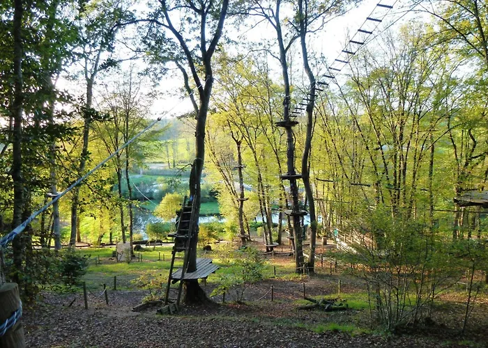 Domaene Mit Jacuzzi By Interhome 別荘